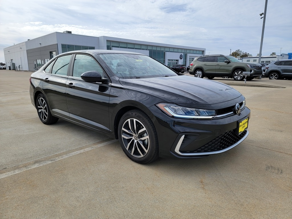 2025 Volkswagen Jetta SE's photo