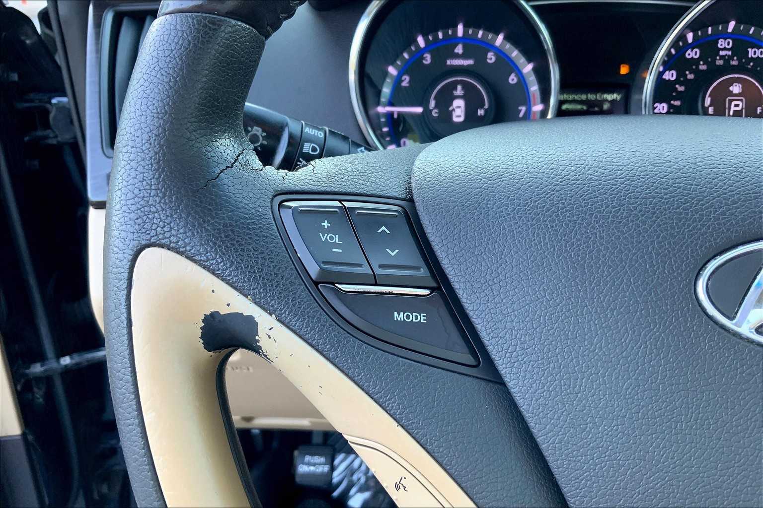 2011 Hyundai Sonata photo 23