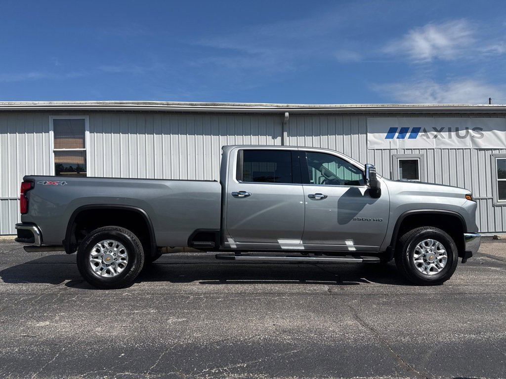 2025 Chevrolet Silverado 3500HD LTZ photo 8