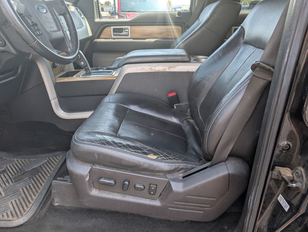 2011 Ford F-150 Lariat photo 6