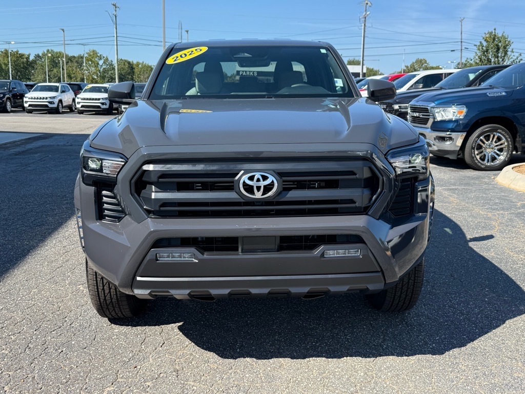 2025 Toyota Tacoma SR5 photo 8