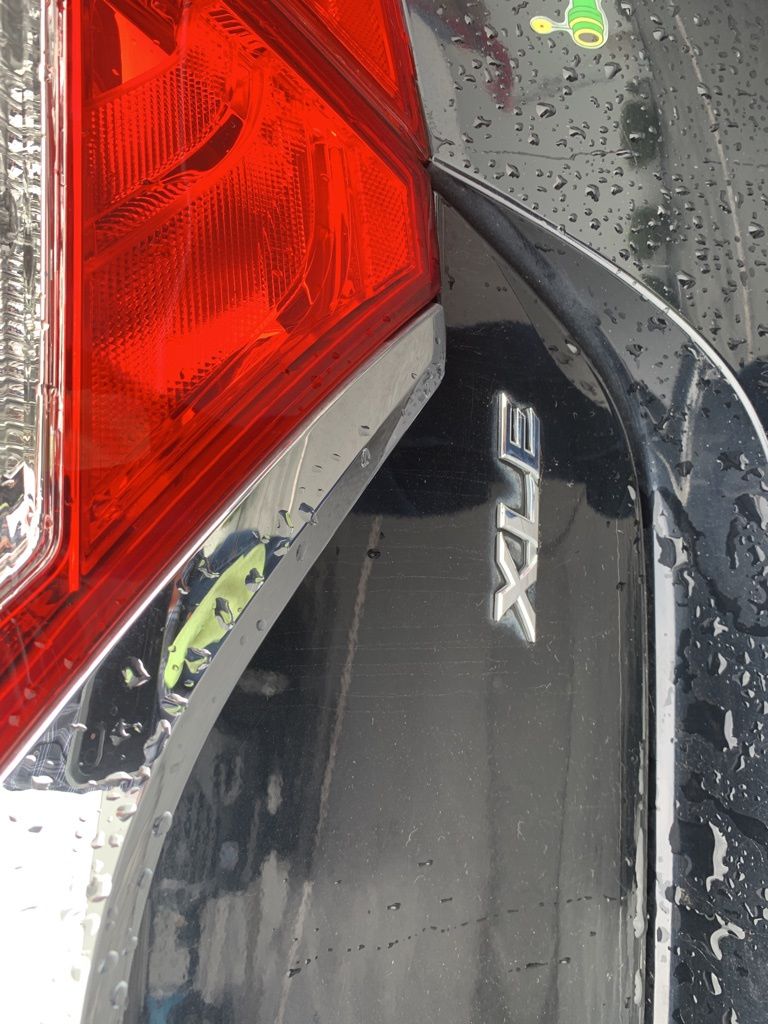 2015 Toyota Camry XLE photo 6
