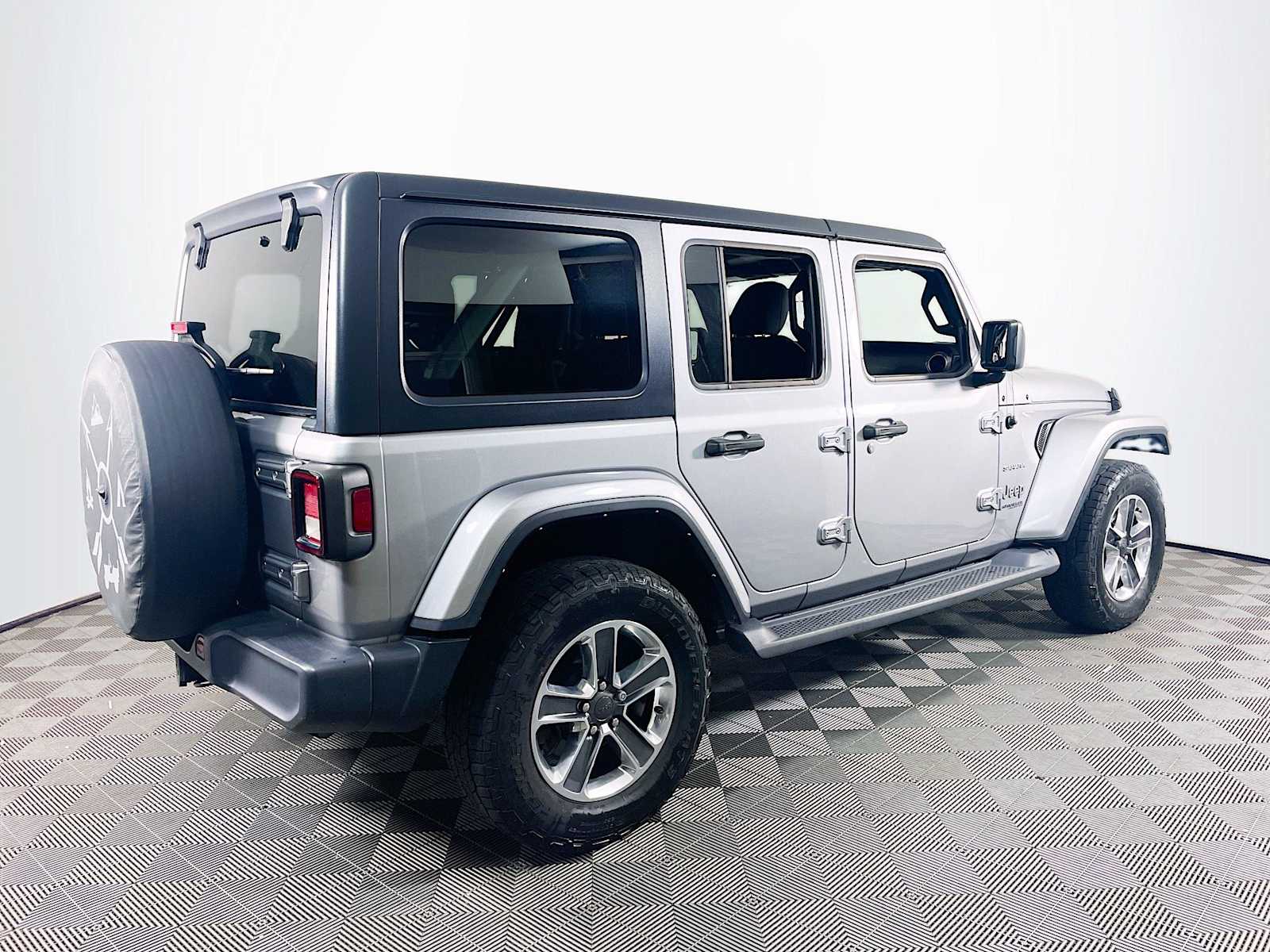 2021 Jeep Wrangler Unlimited Sahara photo 4