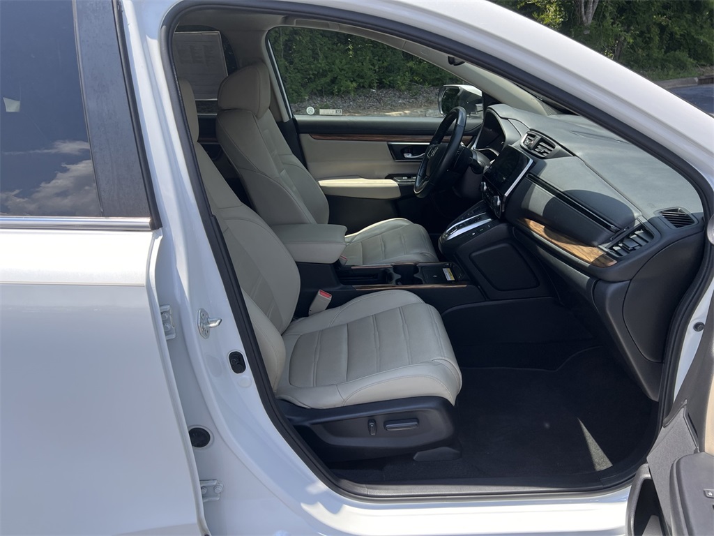 2021 Honda CR-V Hybrid Touring photo 17