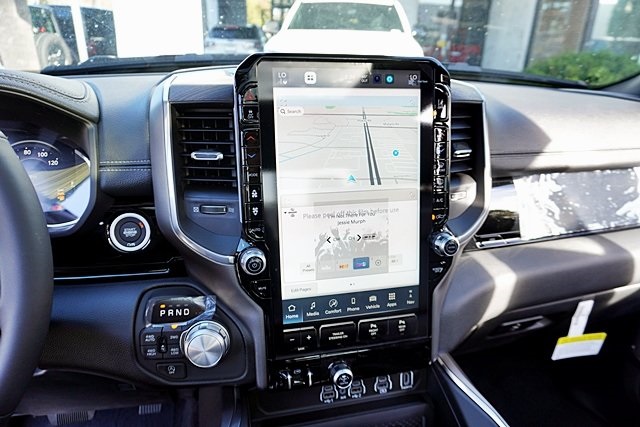 New 2026 Granite Crystal Metallic Clear-Coat Exterior Paint RAM Laramie image 33