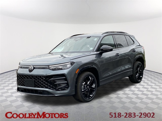 2026 Volkswagen Tiguan SE R-LINE BLACK's photo