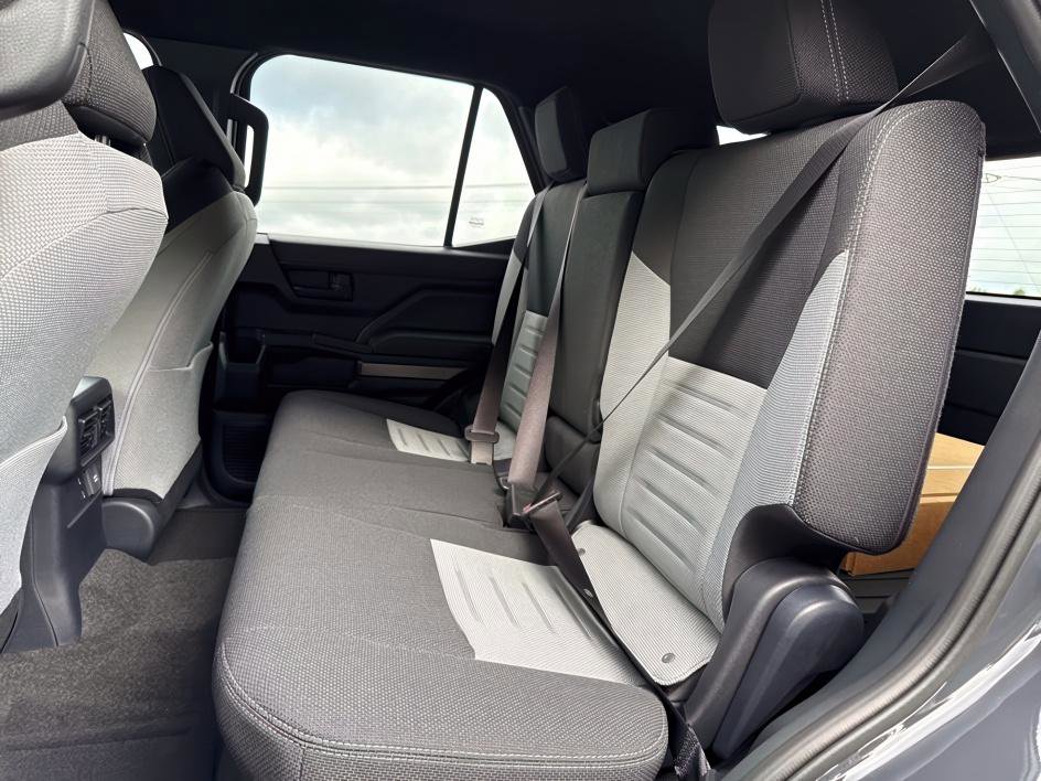 2025 Toyota 4Runner TRD Off-Road photo 8