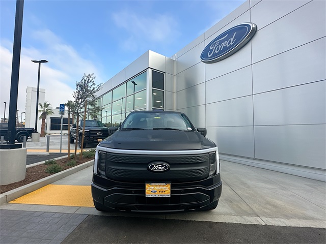 2025 Ford F-150 XLT photo 2