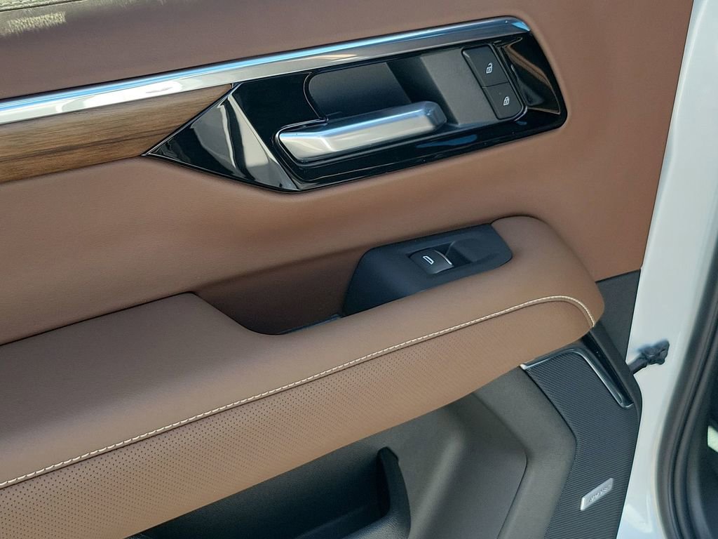 2025 Chevrolet Suburban High Country photo 45