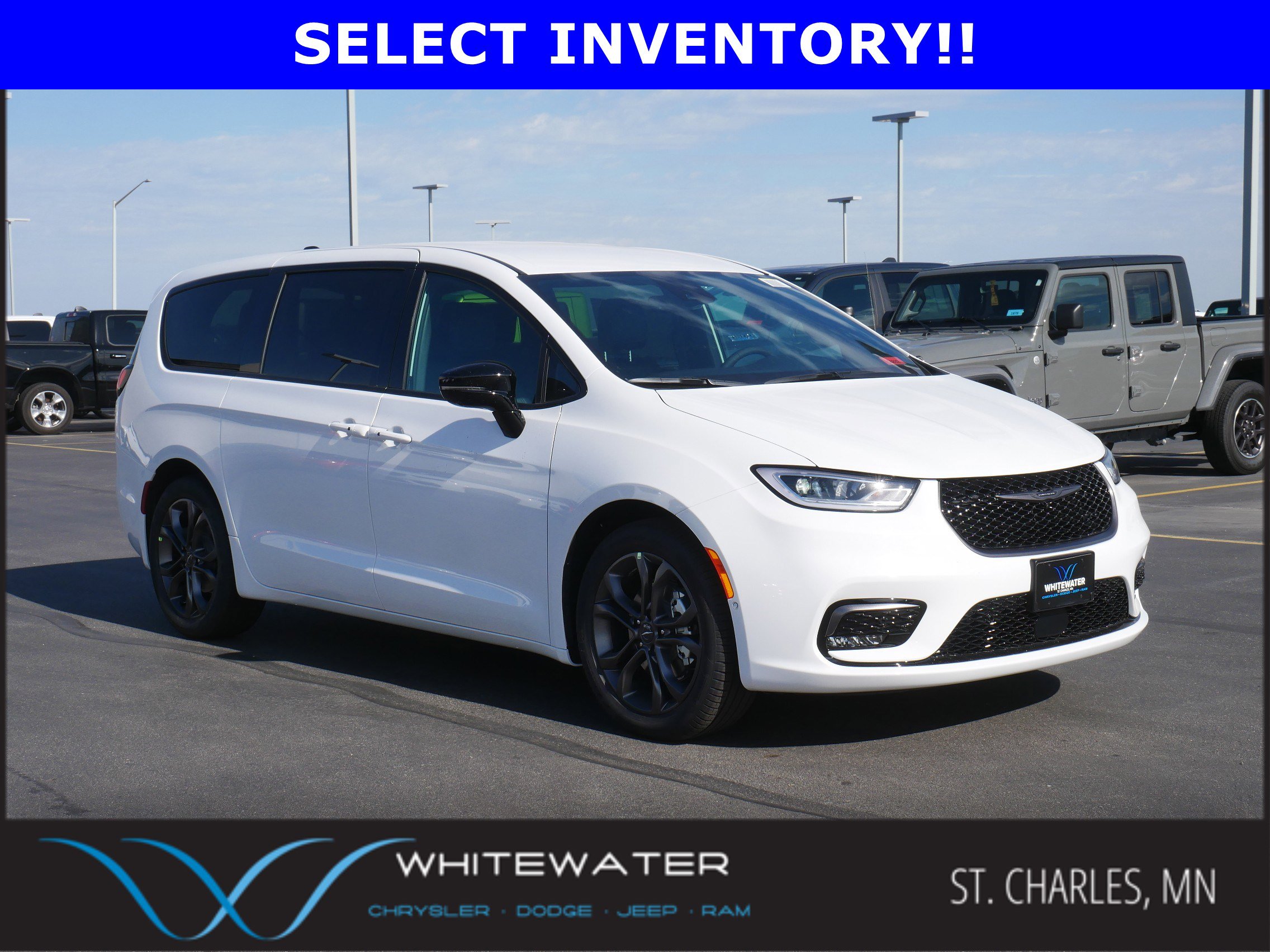 2026 Chrysler Pacifica Limited's photo