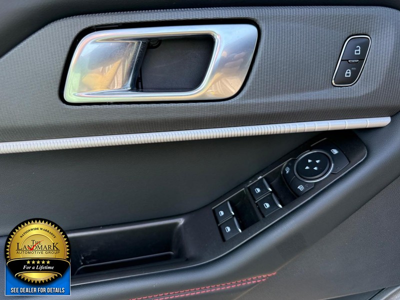 2025 Ford Explorer ST-Line photo 4