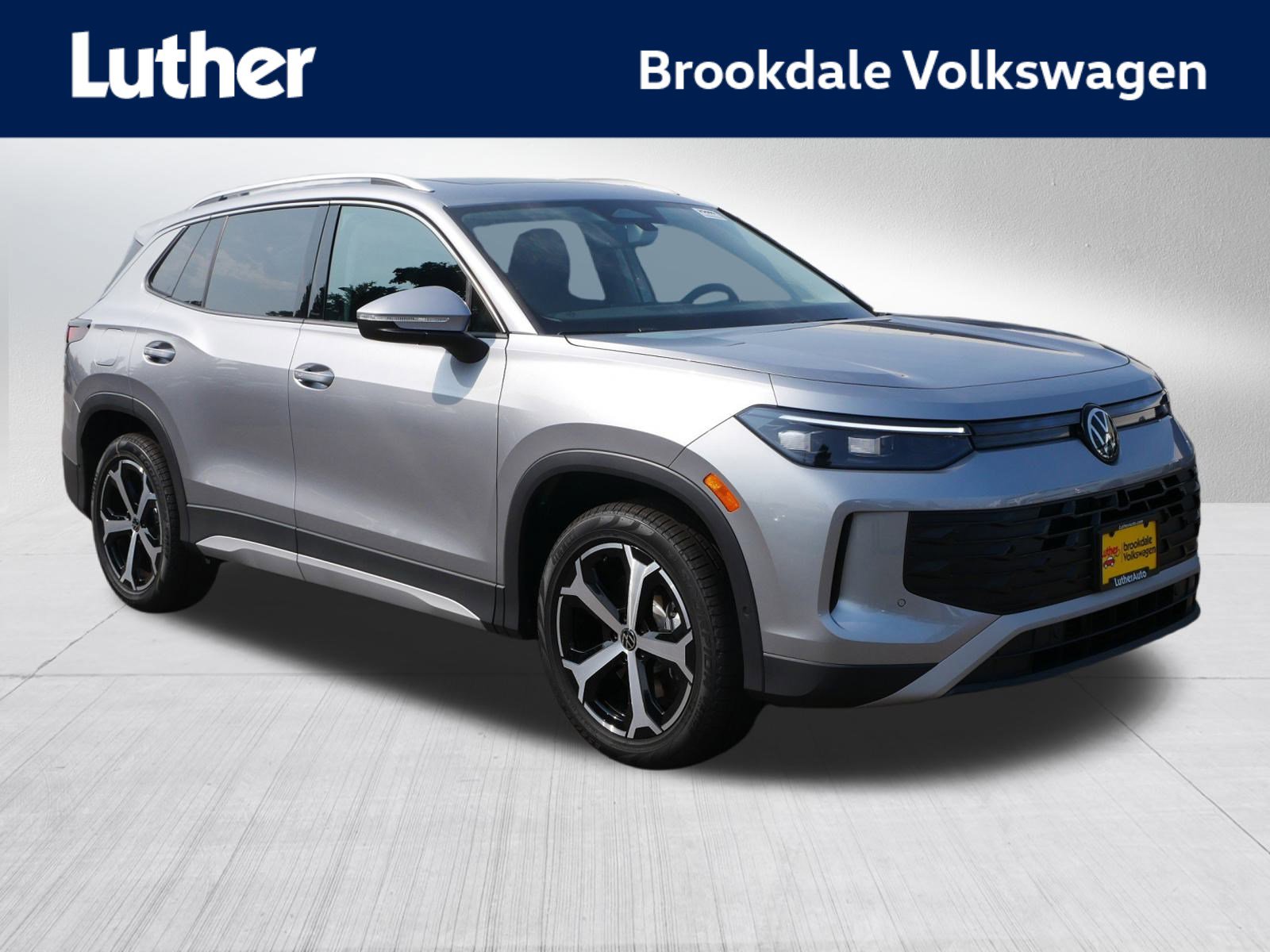 2025 Volkswagen Tiguan SE's photo