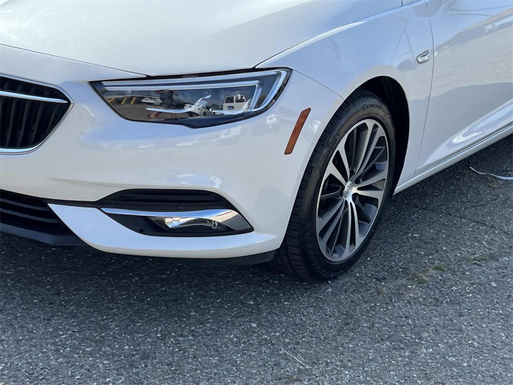 2018 Buick Regal Essence photo 8
