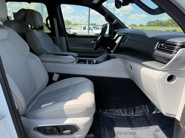 2025 Jeep Wagoneer Series III photo 6