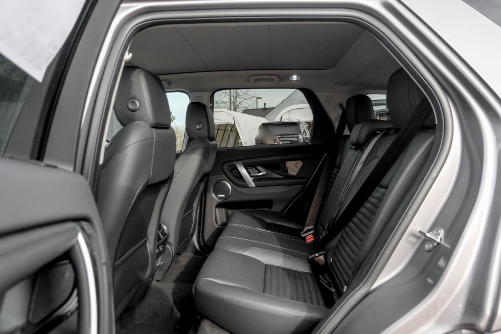 2025 Land Rover Discovery Sport S photo 15