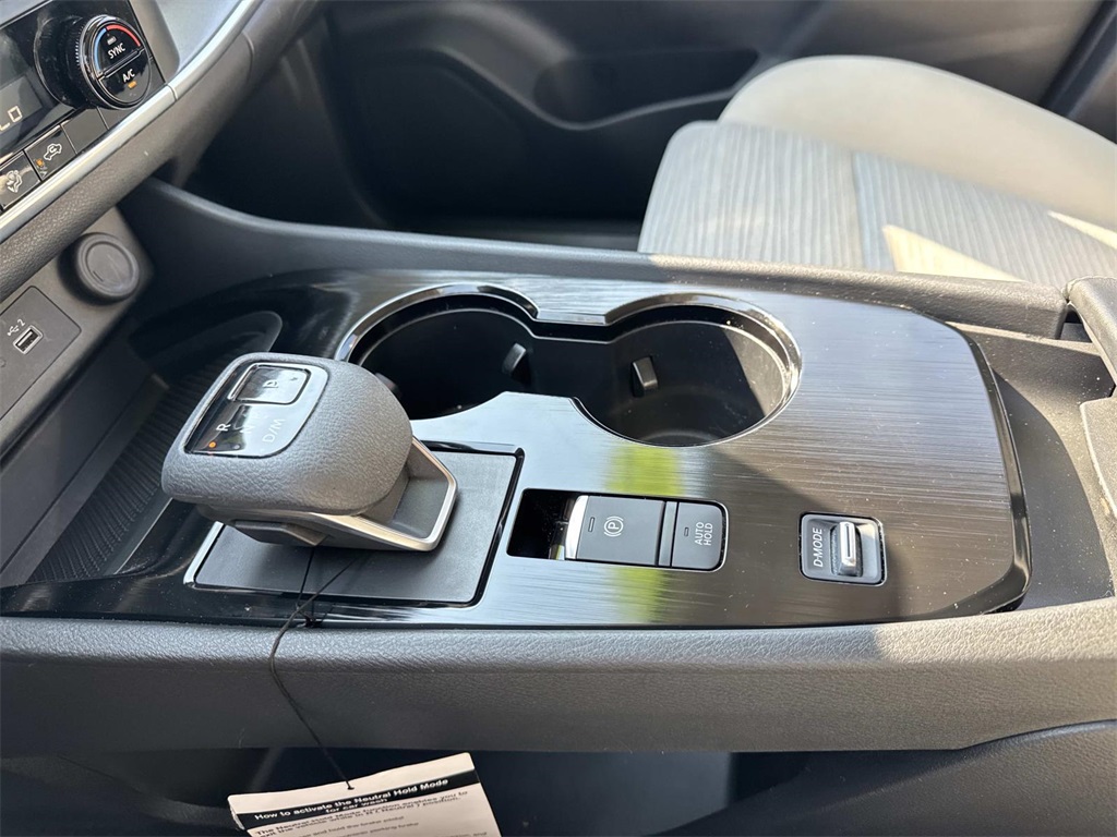2023 Nissan Rogue SV photo 21