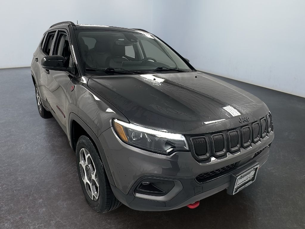 2022 Jeep Compass Trailhawk's photo