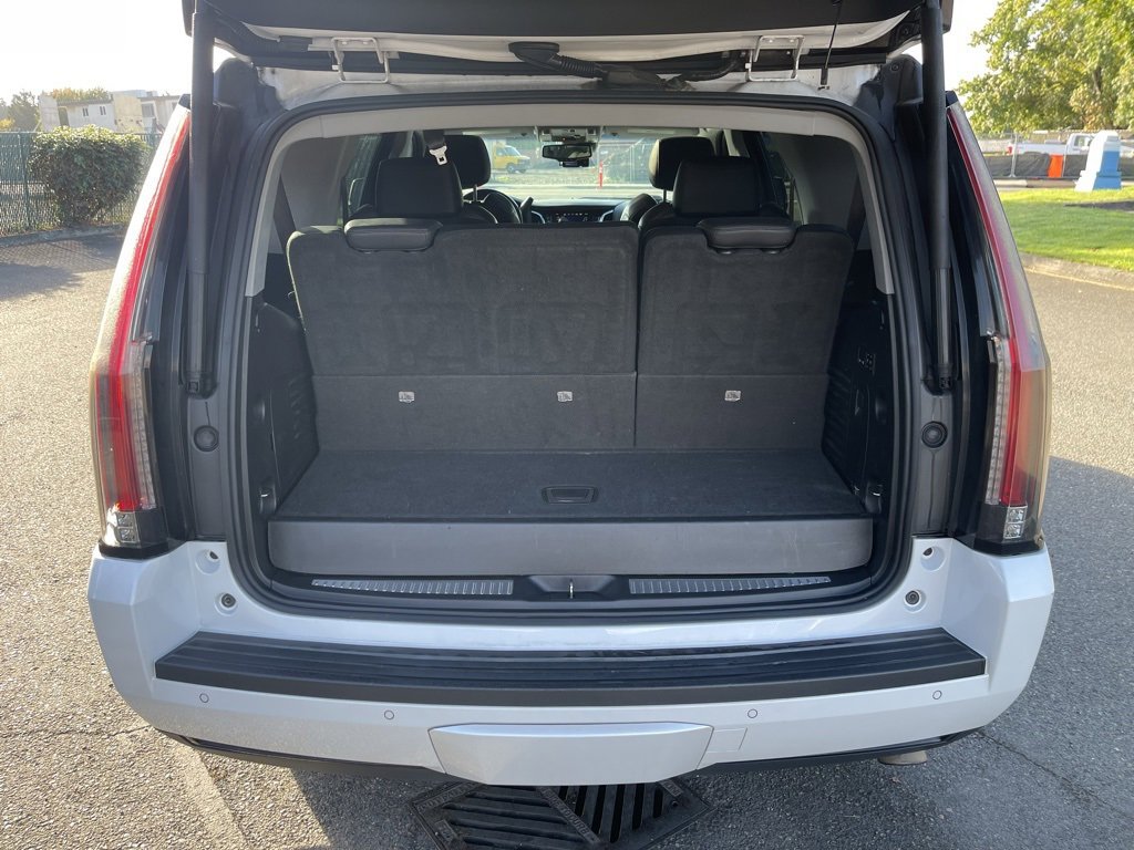2016 Cadillac Escalade Premium photo 4
