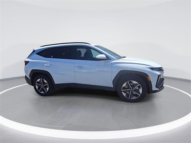 2025 Hyundai Tucson SEL photo 2