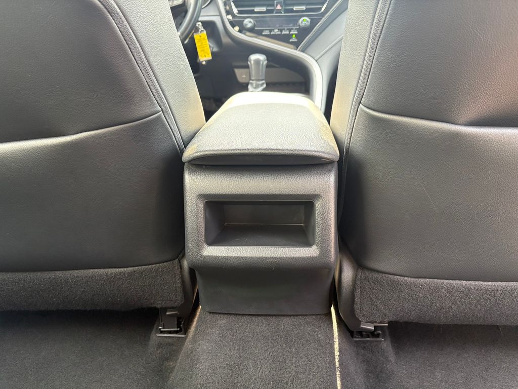 2021 Toyota Camry SE photo 22