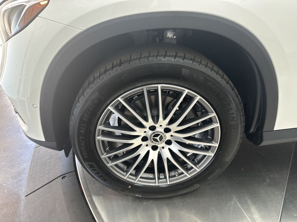 2026 Mercedes Benz GLC 300 photo 26