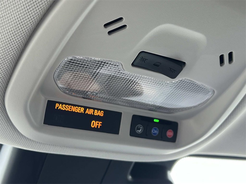 2025 Chevrolet Trax LT photo 19