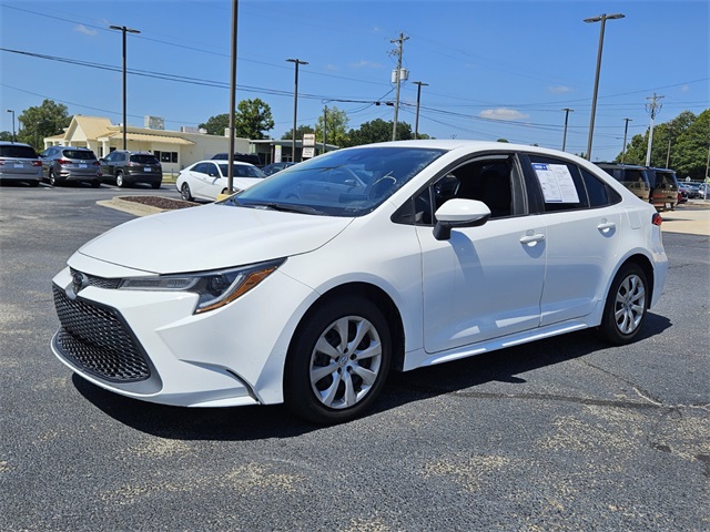 2021 Toyota Corolla LE photo 3