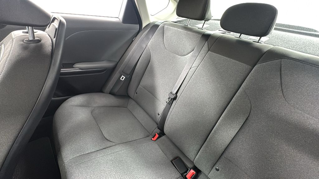 2025 Kia K4 LXS photo 14