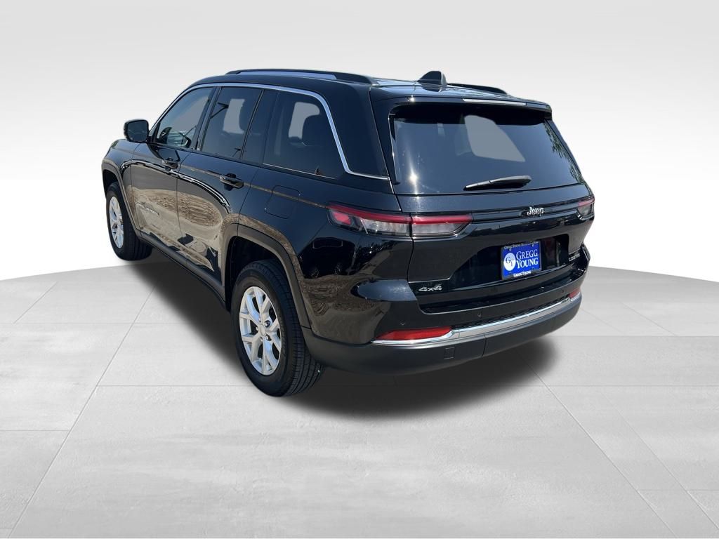 2023 Jeep Grand Cherokee Limited photo 2