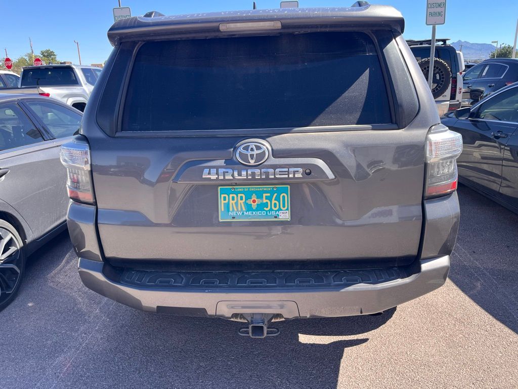 2018 Toyota 4Runner SR5 Premium photo 6