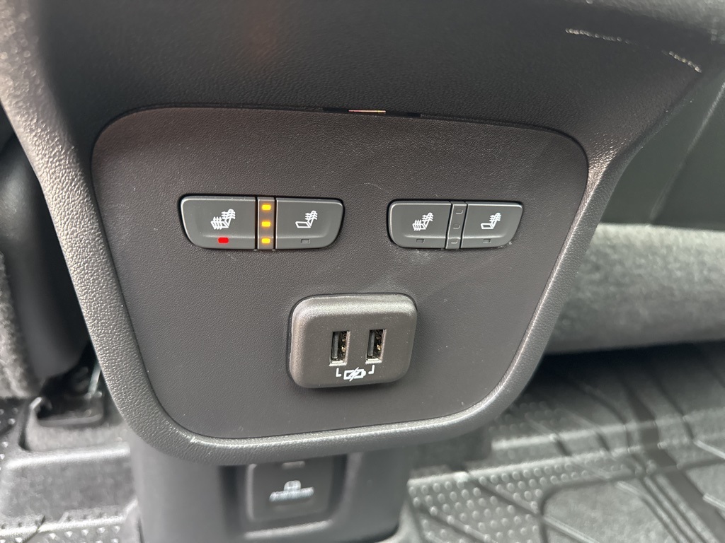 2023 Chevrolet Equinox Premier photo 19
