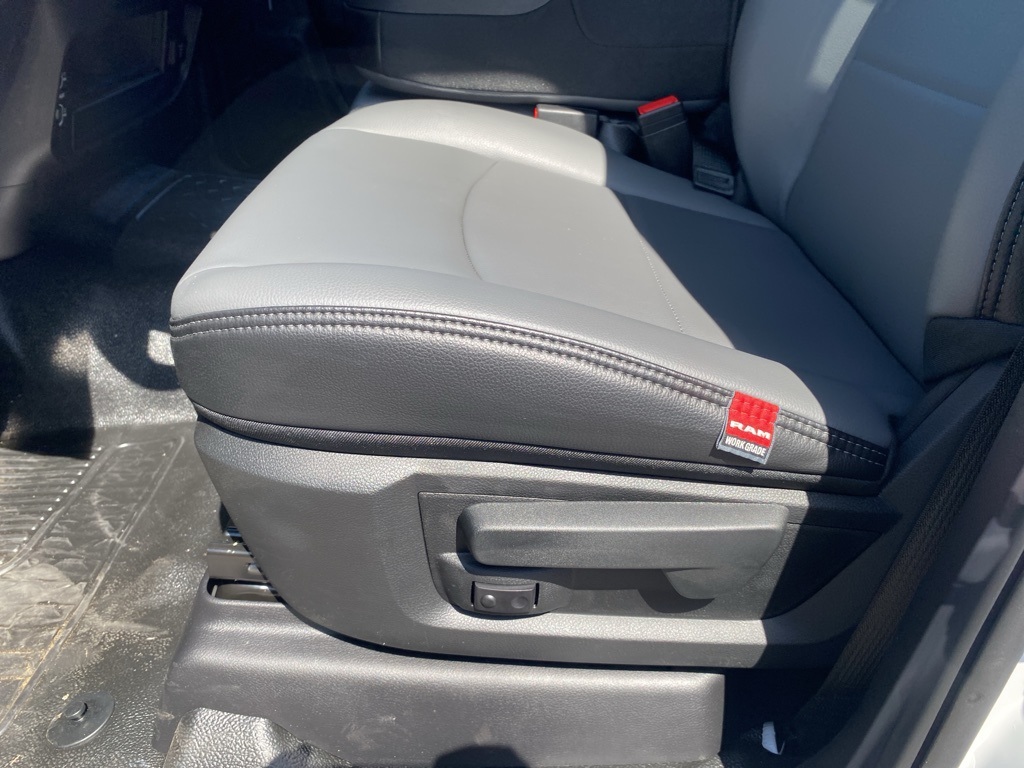 2025 Ram 5500 Tradesman photo 16