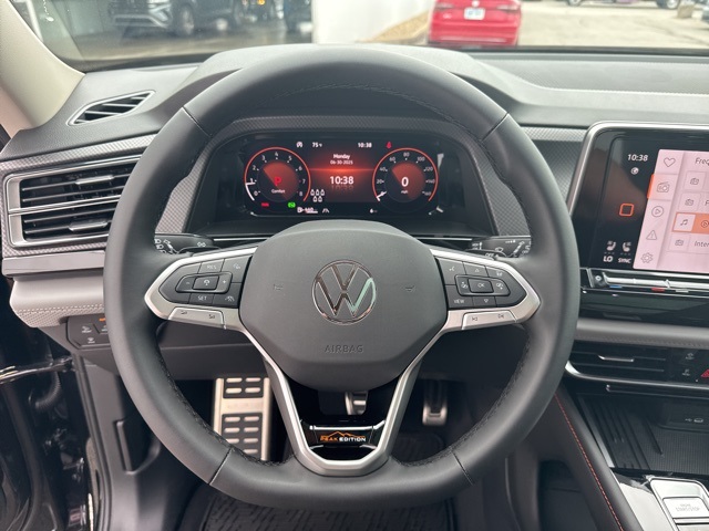 2025 Volkswagen Atlas Peak Edition SE photo 25