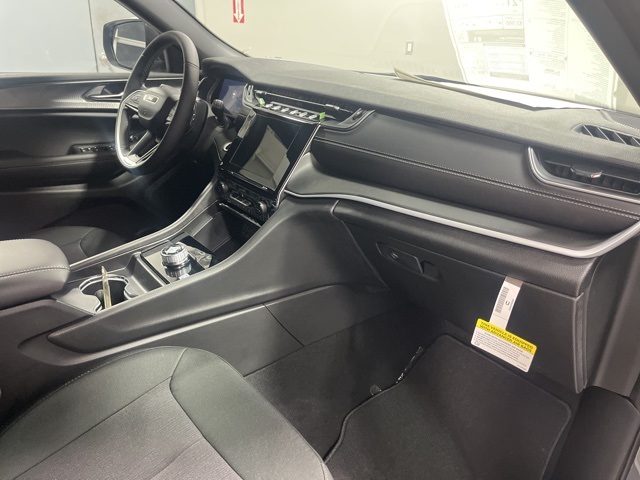 2025 Jeep Grand Cherokee Laredo X photo 19