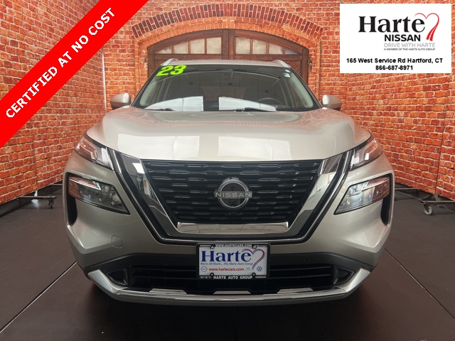 2023 Nissan Rogue Platinum photo 2