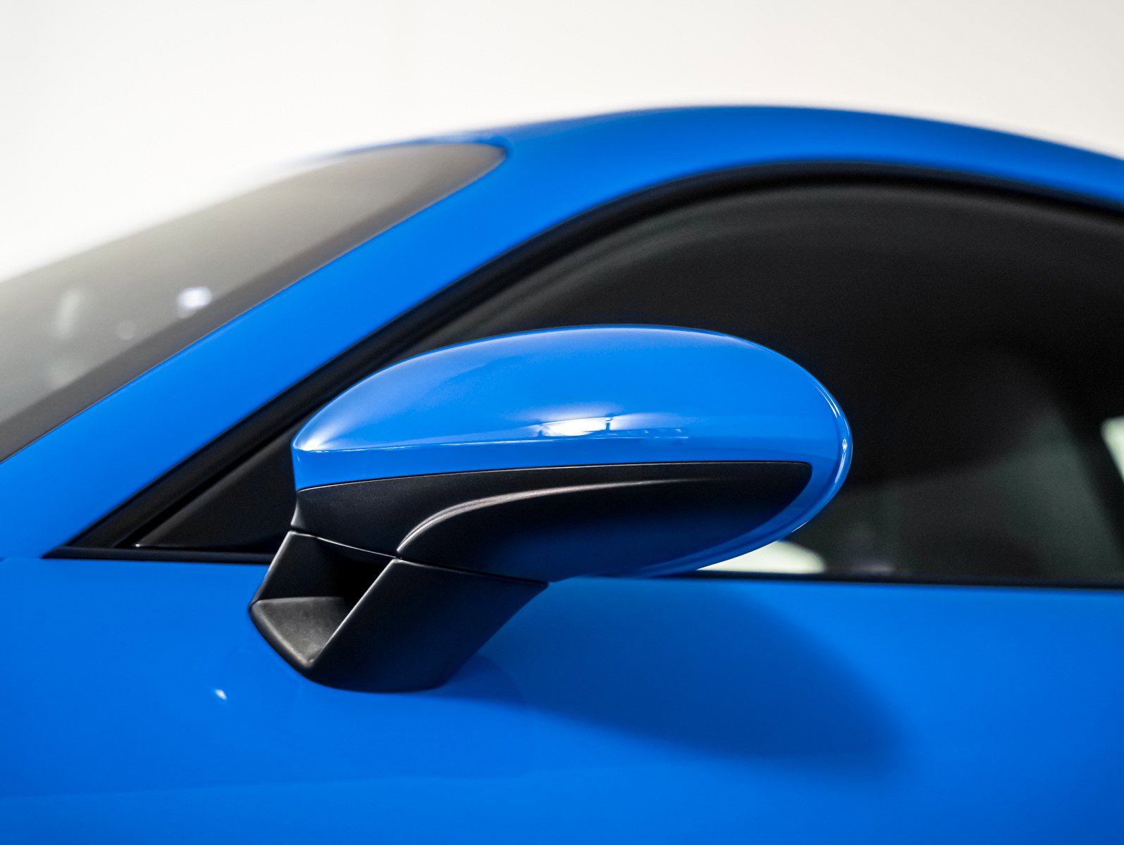 2025 Porsche Cayman S photo 22