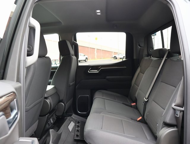 2025 Chevrolet Silverado 1500 LT photo 16