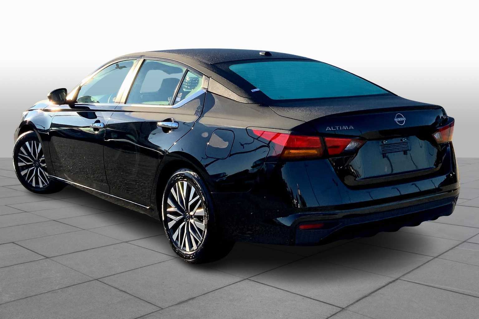 2024 Nissan Altima 2.5 SV photo 11