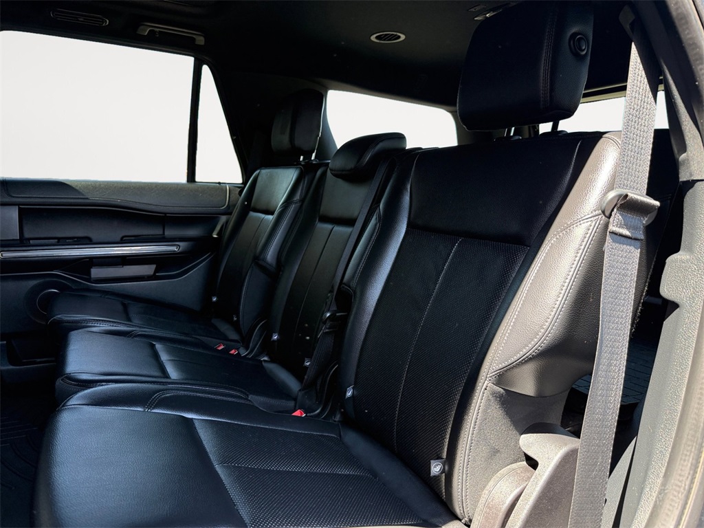 2020 Ford Expedition XLT photo 13