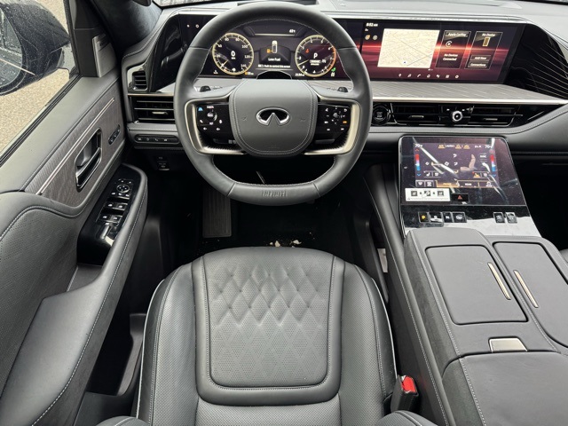 2025 Infiniti QX80 photo 8