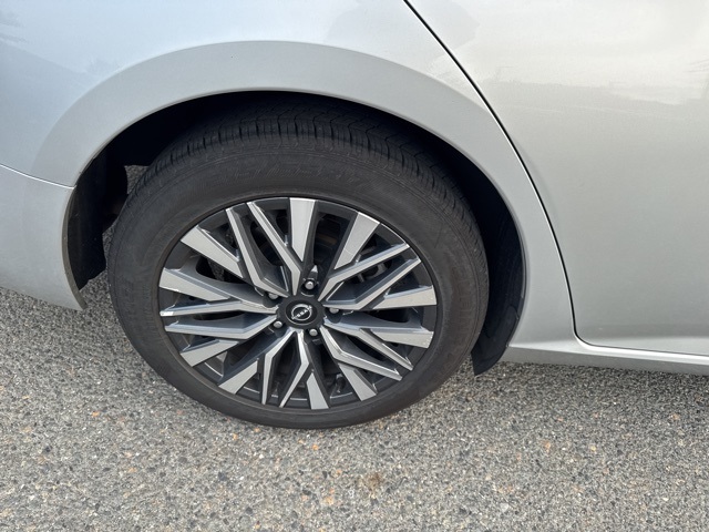 2023 Nissan Altima 2.5 SV photo 11