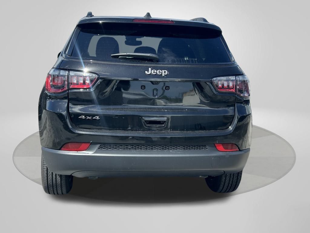 2026 Jeep Compass Latitude Altitude photo 6