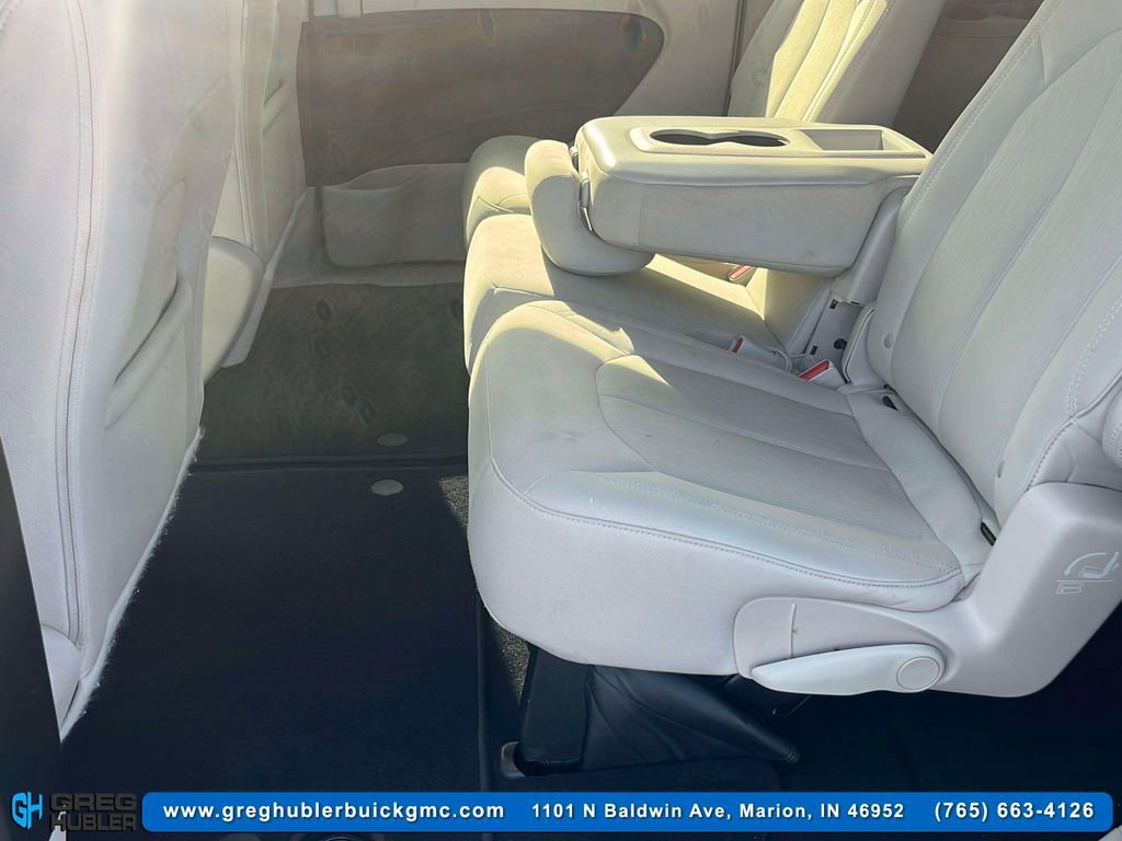 2017 Chrysler Pacifica Touring photo 14