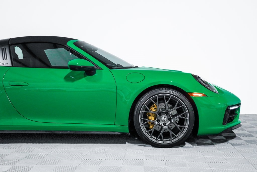 2021 Porsche 911 Targa 4 photo 3