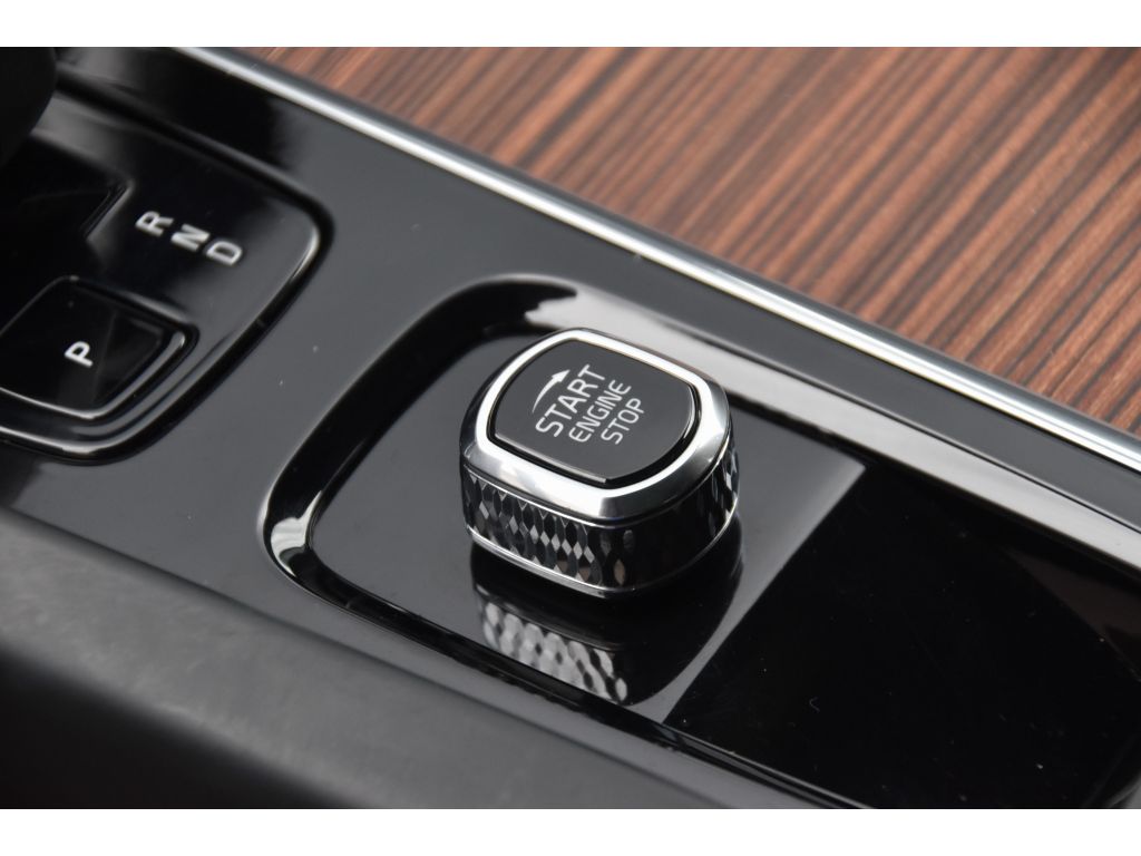 2023 Volvo XC60 B5 Plus photo 31