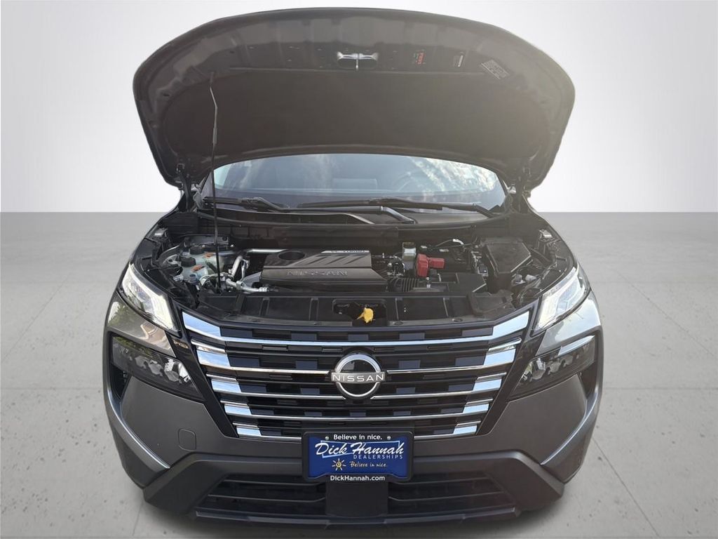 2024 Nissan Rogue SV photo 4