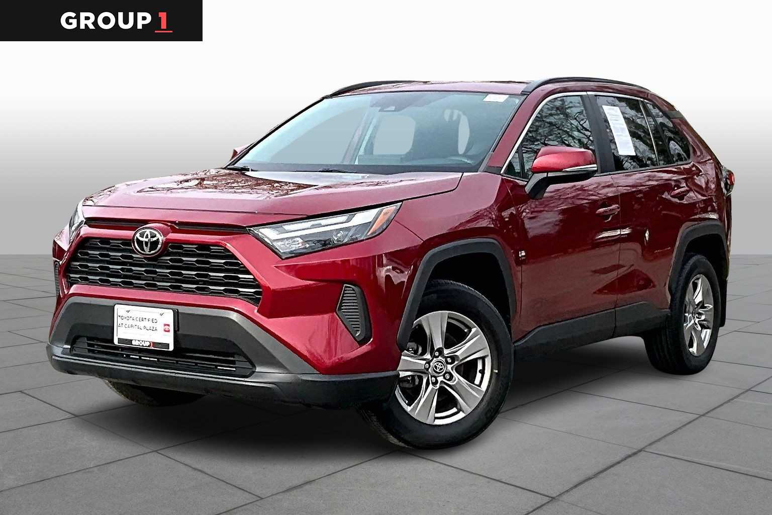 2023 Toyota RAV4 XLE's photo