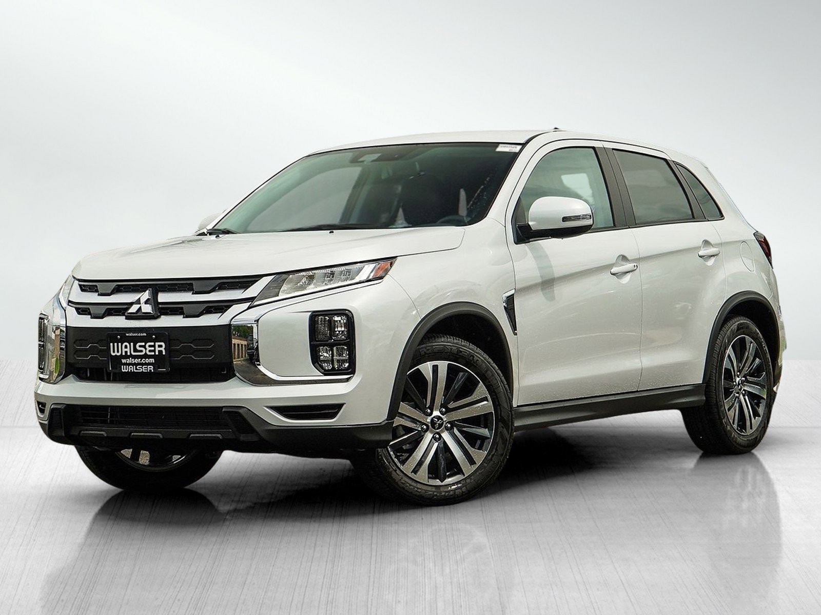 2025 Mitsubishi Outlander Sport SE's photo