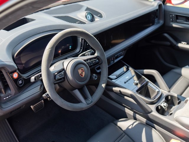 2026 Porsche Cayenne GTS photo 4