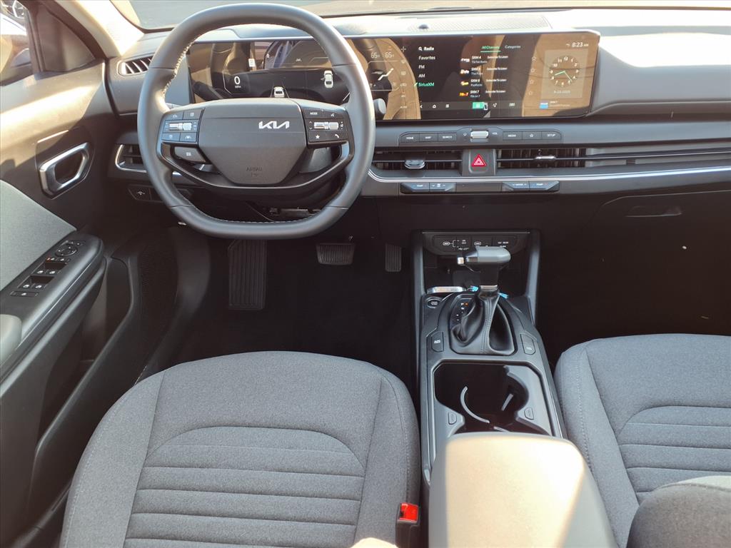 2025 Kia K4 EX photo 3